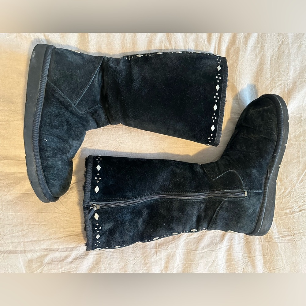 COPY - UGG Studded hugs